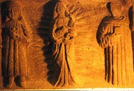 Steinrelief aus der Wüstungskirche von Bettenrode bei Reinhausen